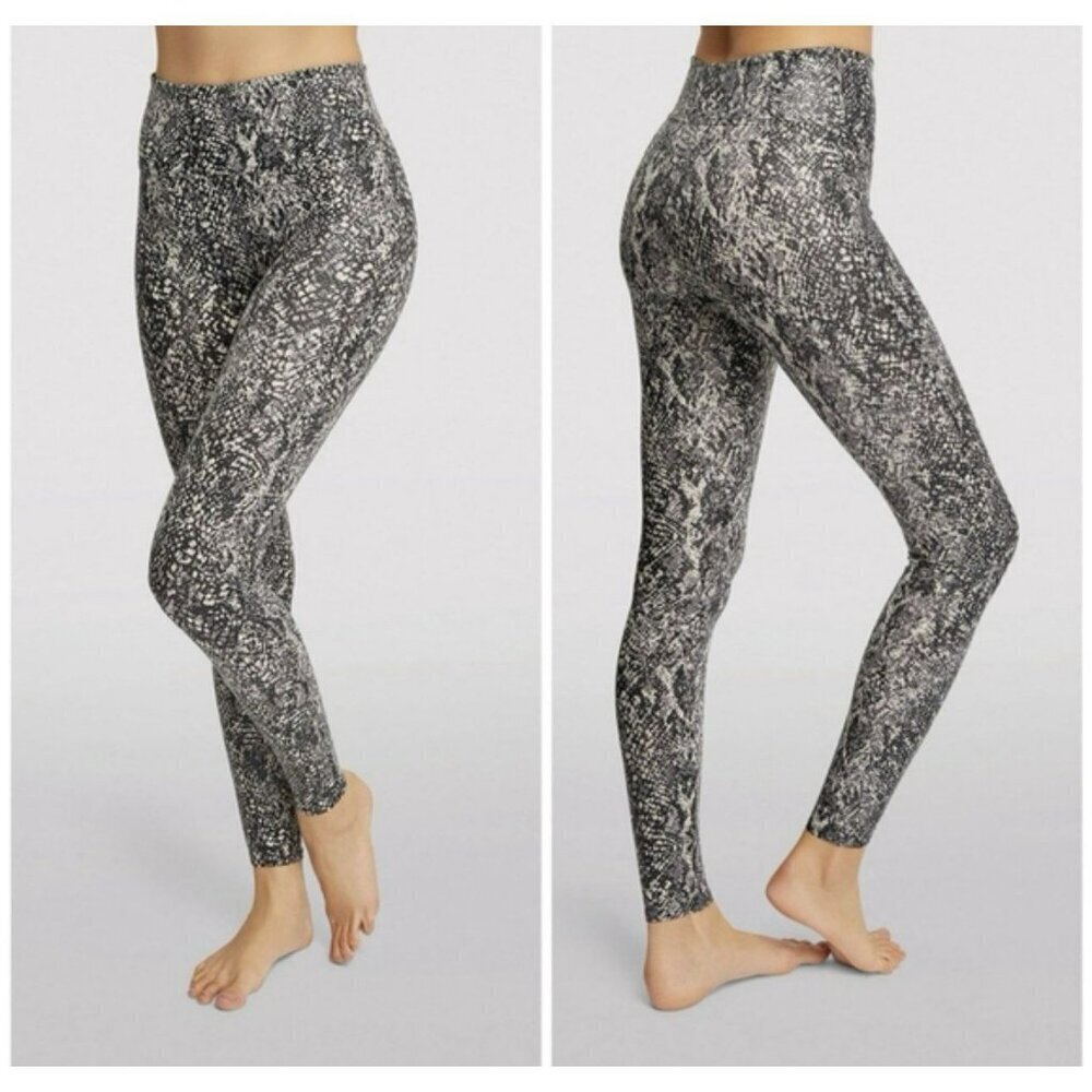 SPANX Faux Leather Snake Shine Leggings Grey Size Medium EUC